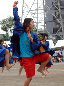 創意工夫を凝らした中3の〈よさこい〉。